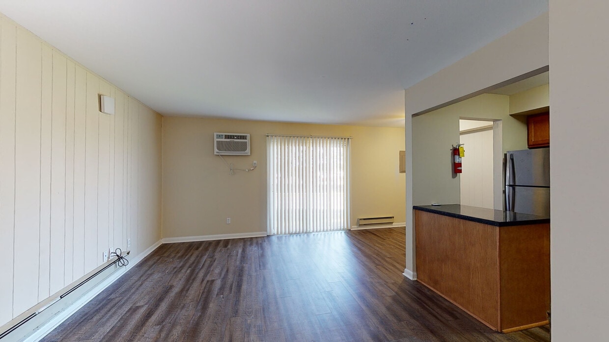 Photo - Oxford West Apartments