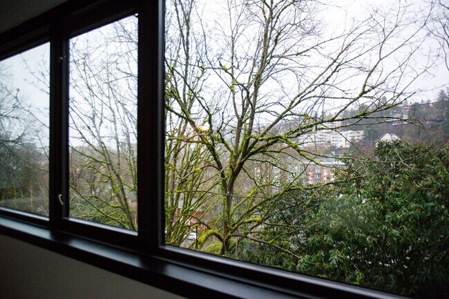 Photo - Goose Hollow 1 Bedroom Available Now ! Unit 706