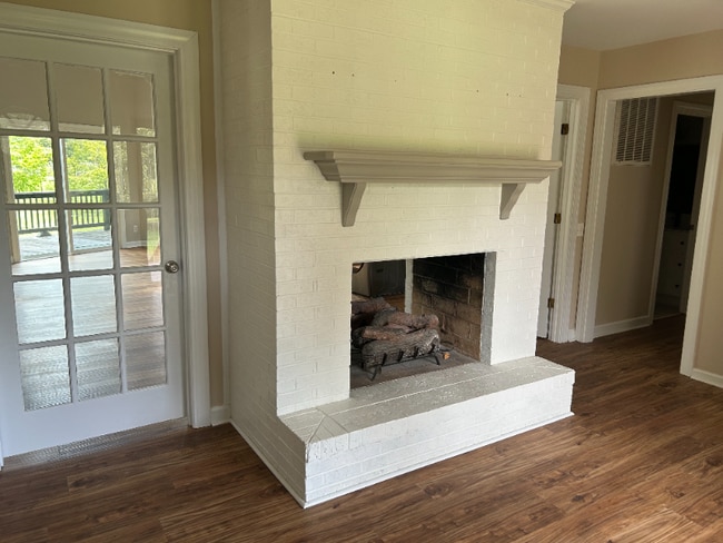 Photo - 412 Oak Ridge Dr