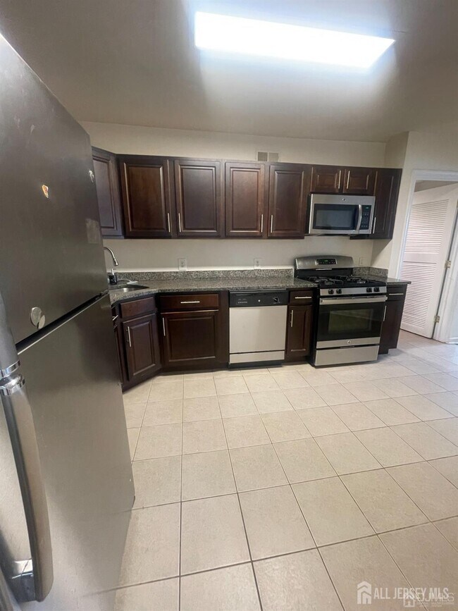 Photo - 1503 Plymouth Rd