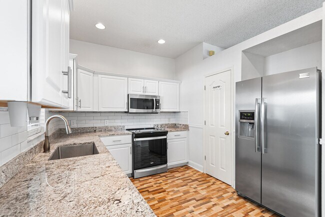 Photo - 10112 Farmingdale Pl