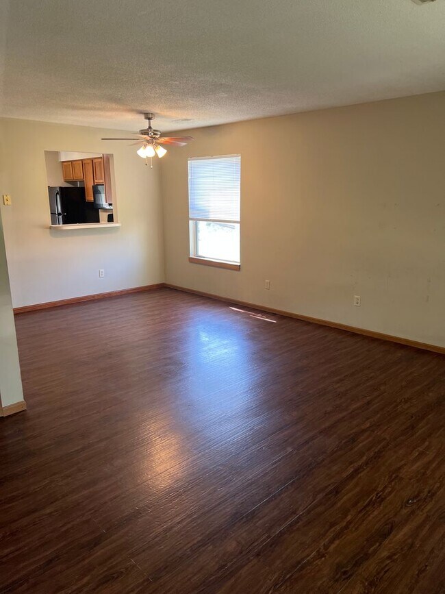 Photo - 630-632-632 Country Squire Ct Unidad 632