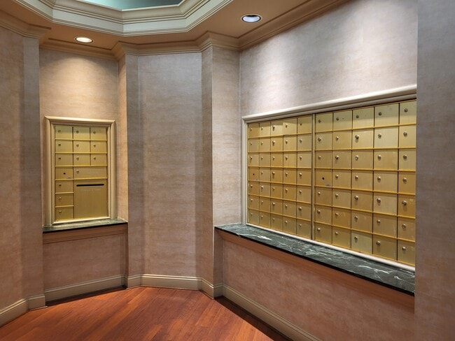Mailbox area - 4808 Moorland Ln Unit 202
