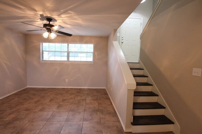 Photo - Coming Soon! 2 Bedroom Town house for Rent... Unidad 16004 FM 16 W