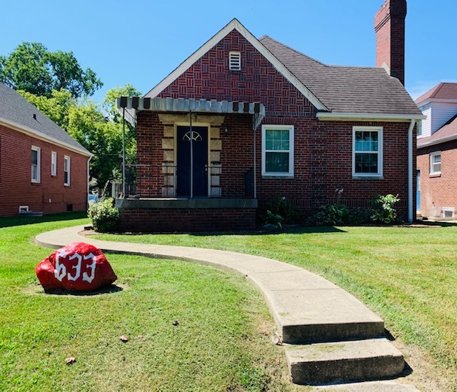 Photo - 633 W 44th St House