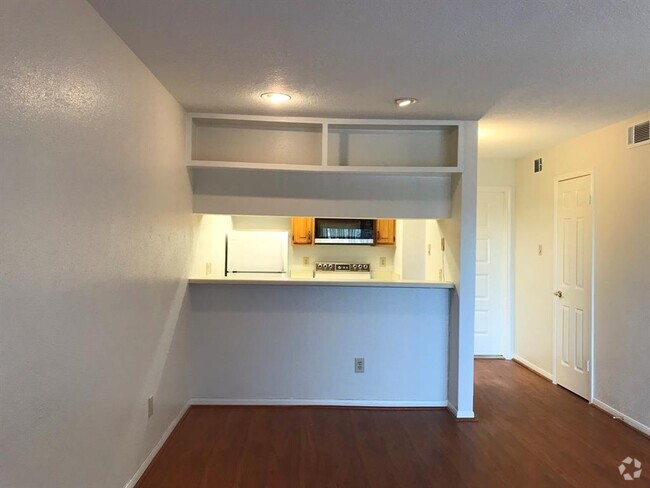 Building Photo - 2826 S Bartell Dr Unit 21 Rental