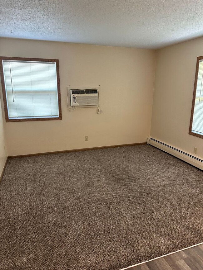 Photo - Forestview 1 Bedroom Upper Unit Unidad 1516-2