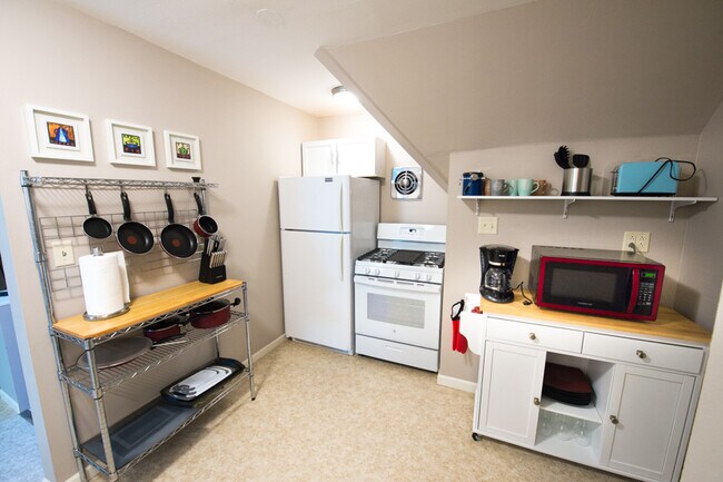 Photo - 2736 N Downer Ave Unidad 2738-A