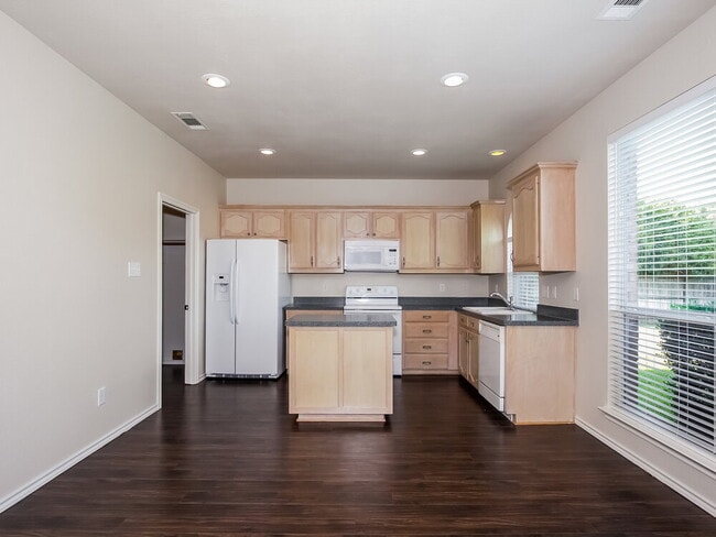Photo - 12716 Chattaroy Ln
