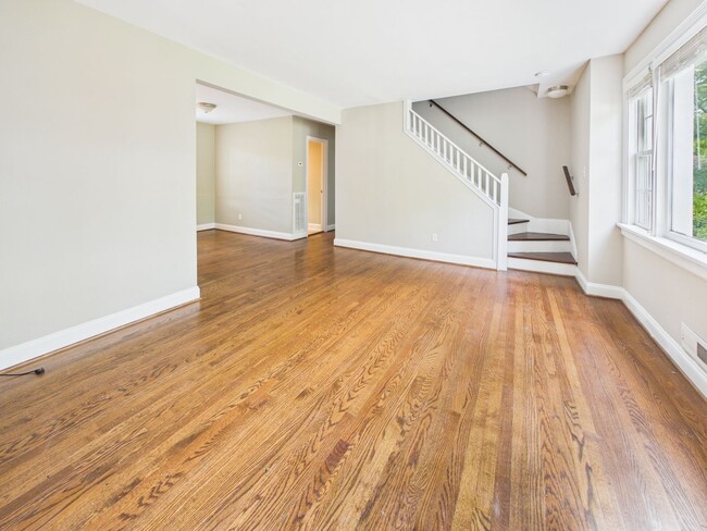 Photo - 8410 Weldon Dr