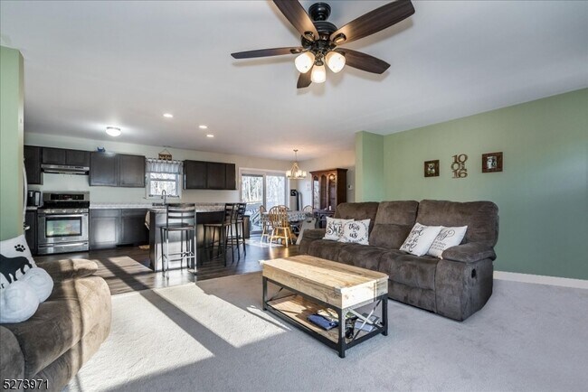 Photo - 153 Stag Hill Rd