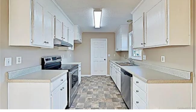 Photo - 109 Chambwood Ln