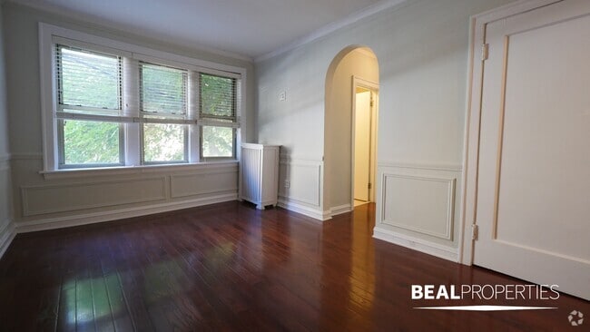 Building Photo - 544 W Surf St Unit 1 bed Rental
