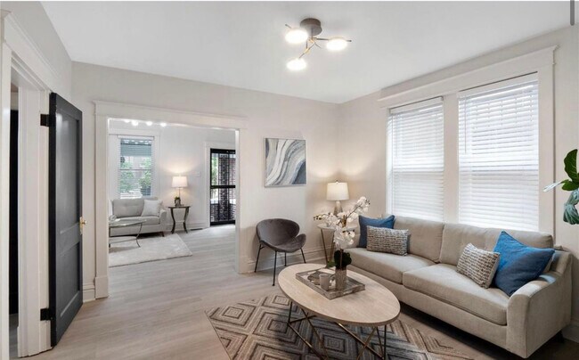 Living room 2 - 4515 Lewis Pl