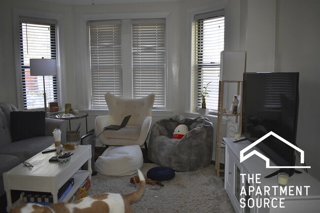 Photo - 3839 N Greenview Ave Unit 1W