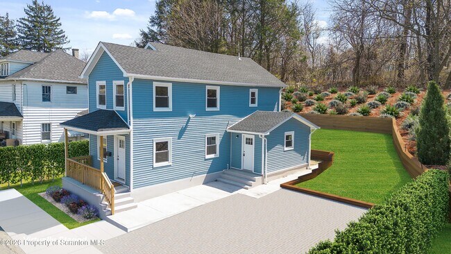 Photo - 305 Parsonage St