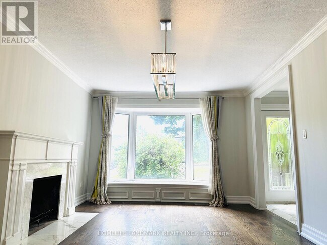 Photo - 125 Bannatyne Dr