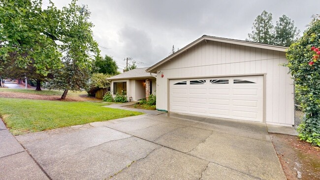 Photo - Bright and Beautiful 4 bedroom 2.5 Bath with large enclosed back yard and close proximity to Mari...