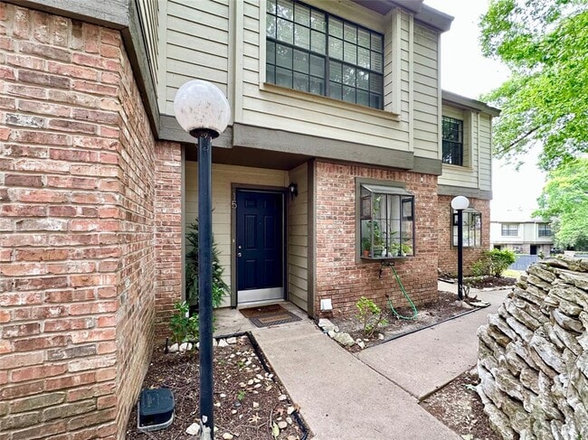 Photo - 1804 Capital Pkwy