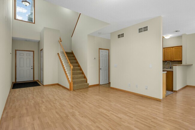 Photo - 6869 Folkestone Rd