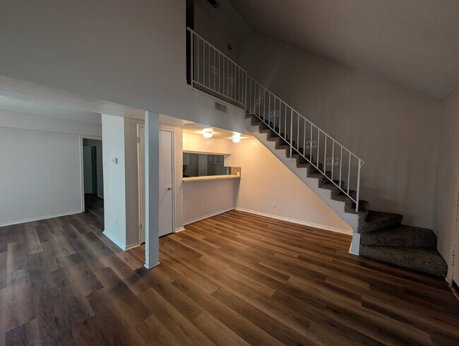 Photo - 131 N Cottonwood Dr