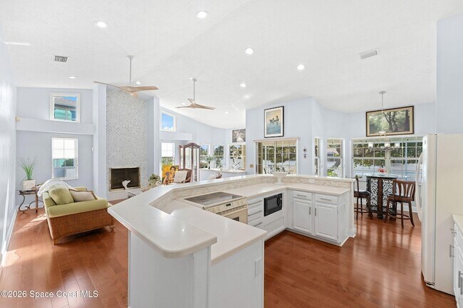 Photo - 662 Rossmoor Cir