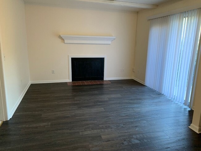 Photo - Lovely Heathstead 3 Bedroom Townhouse!