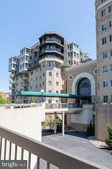 Building Photo - 1250 S Washington St Unit 107 Rental