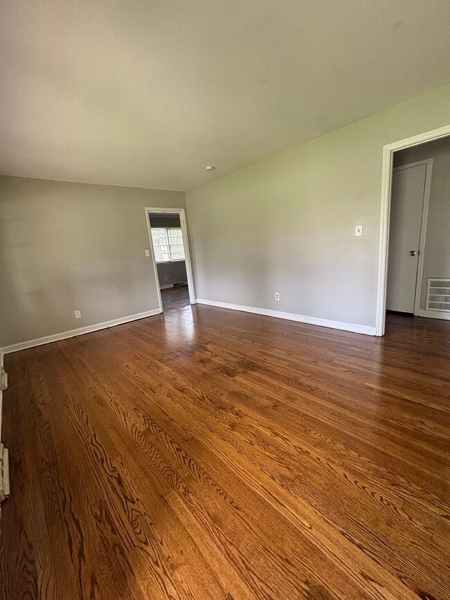 Photo - Spacious 3 bedroom home!