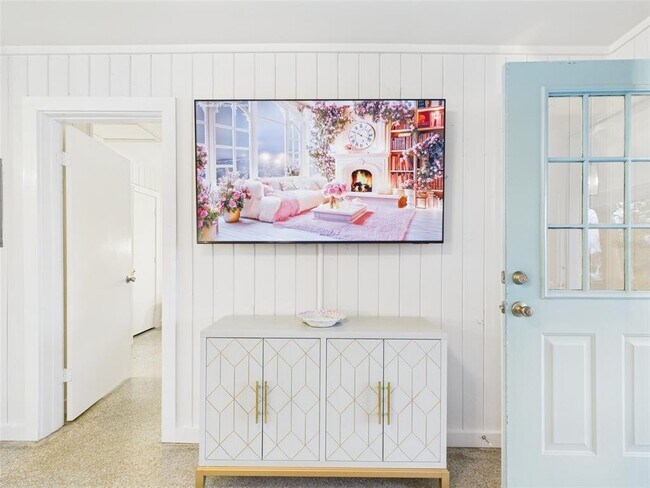 Photo - 222 7th St NW