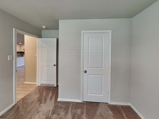 Photo - 10618 Varmus Dr