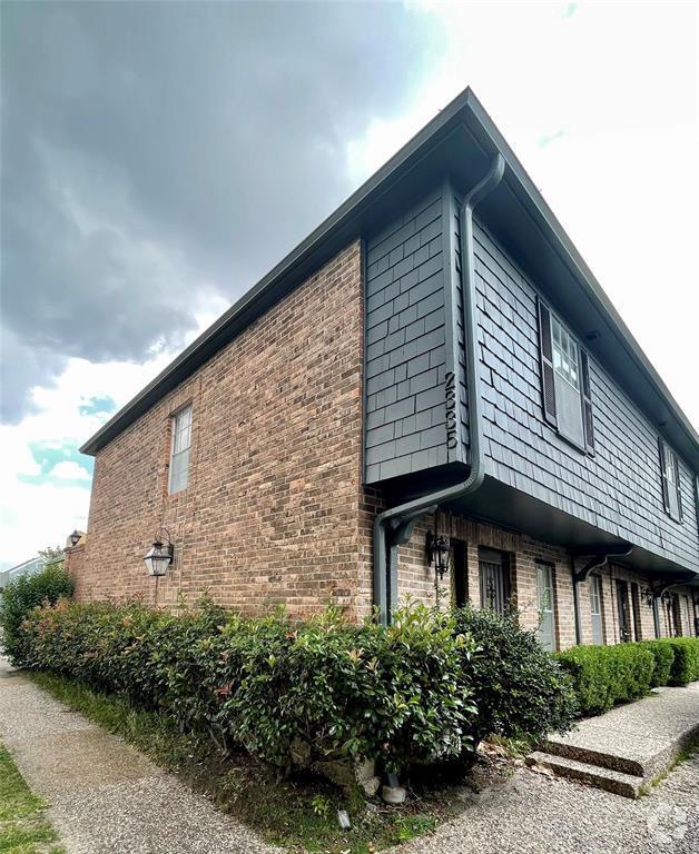 Building Photo - 2335 University Blvd Unit 4 Rental