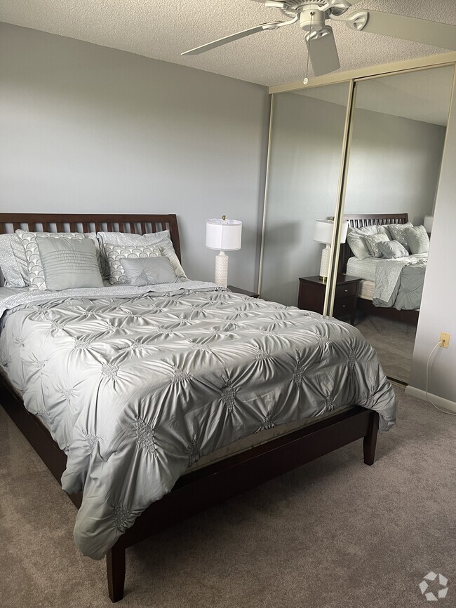 Building Photo - 6097 Balboa Cir Unit Whitehall Condominiums