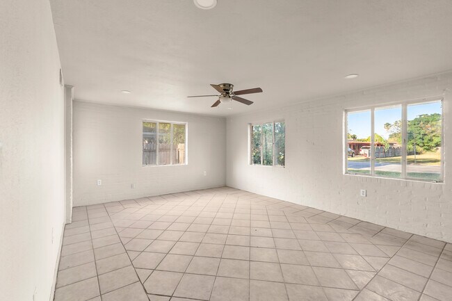 Photo - 1700 N 6th St