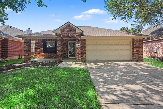 Building Photo - 15403 Court Green Trail