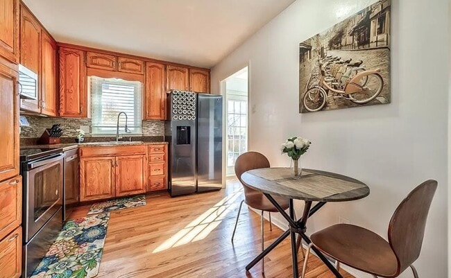 Photo - 9105 Cherry St