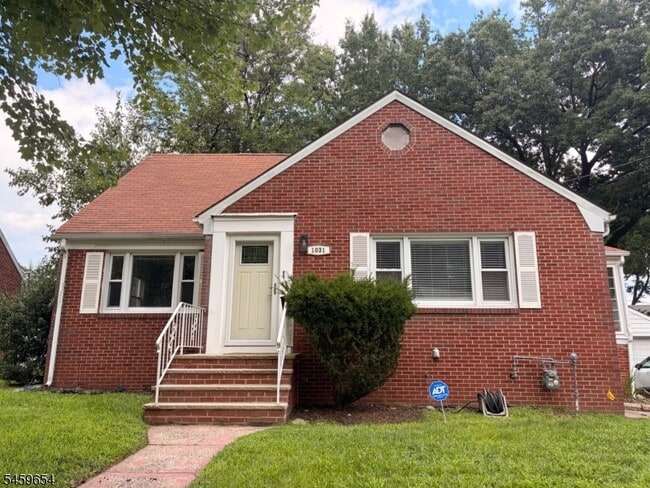 Building Photo - 1031 Lowden Ave