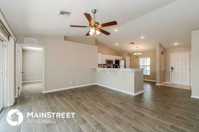 Photo - 631 NE 1st Pl