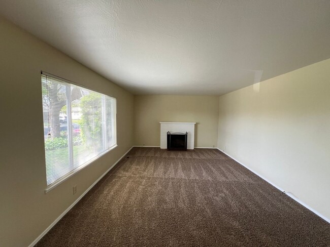 Photo - Single story close to shopping and freeway access!