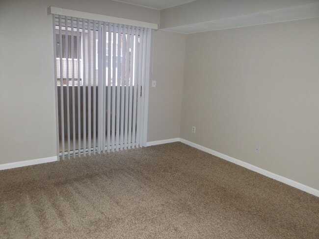 Photo - 1 bed 1 bath condo with 650 sf. off Jewell and Sheridan Unit 102