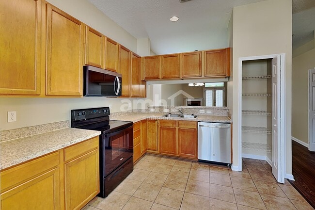 Photo - 10902 Campus Heights Ln