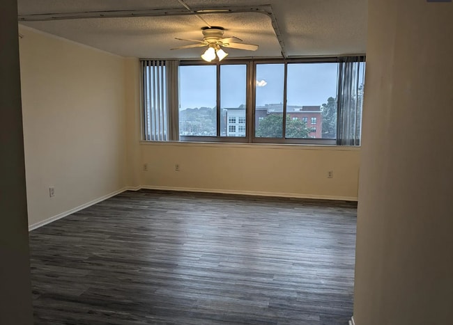 Photo - 5353 Columbia Pike Unit 503