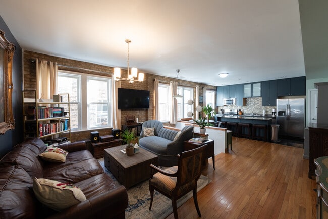 Photo - 2844 N Harding Ave Unit 101