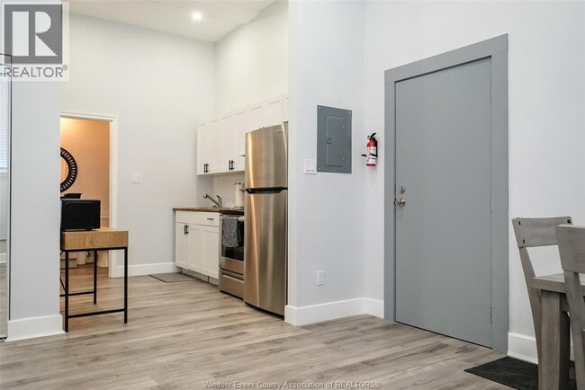 Photo - 493 University Ave W Unité 1