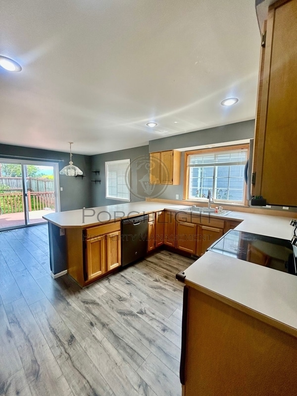 804 E Maberry Dr