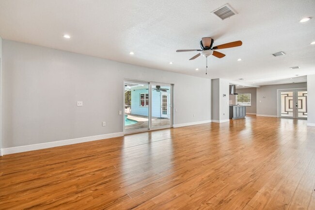 Photo - 1302 Brandonwood Dr