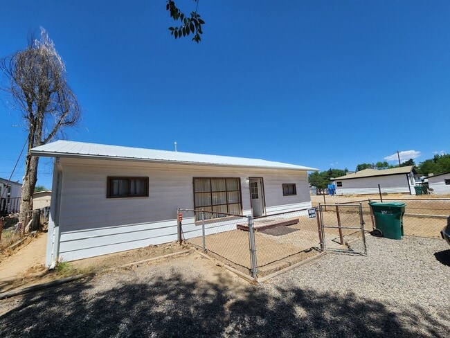 Building Photo - 3 Bedroom Home in Farmington NM 87402
