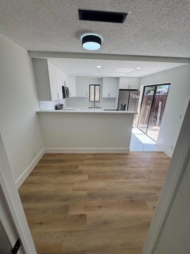 4204 Waterview Cir