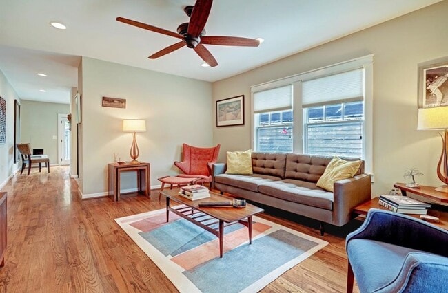 Photo - 1110 E 26th St