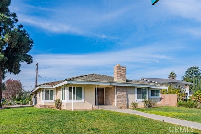 Building Photo - 2221 Palm Cir